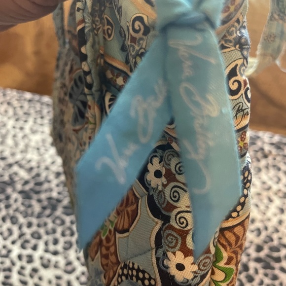 Sold on MP. Vera Bradley Bali blue purse, retired in 2009 - Picture 4 of 9